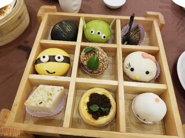 mymooncakes.jpg
